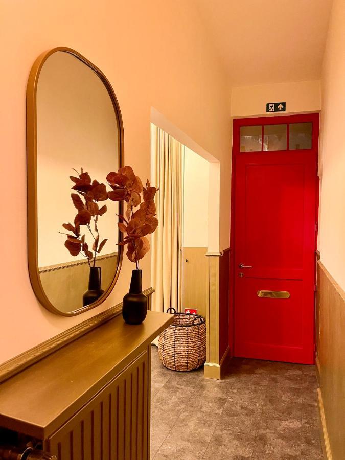 La Porte Rouge - The Red Door 오우데나르데 외부 사진